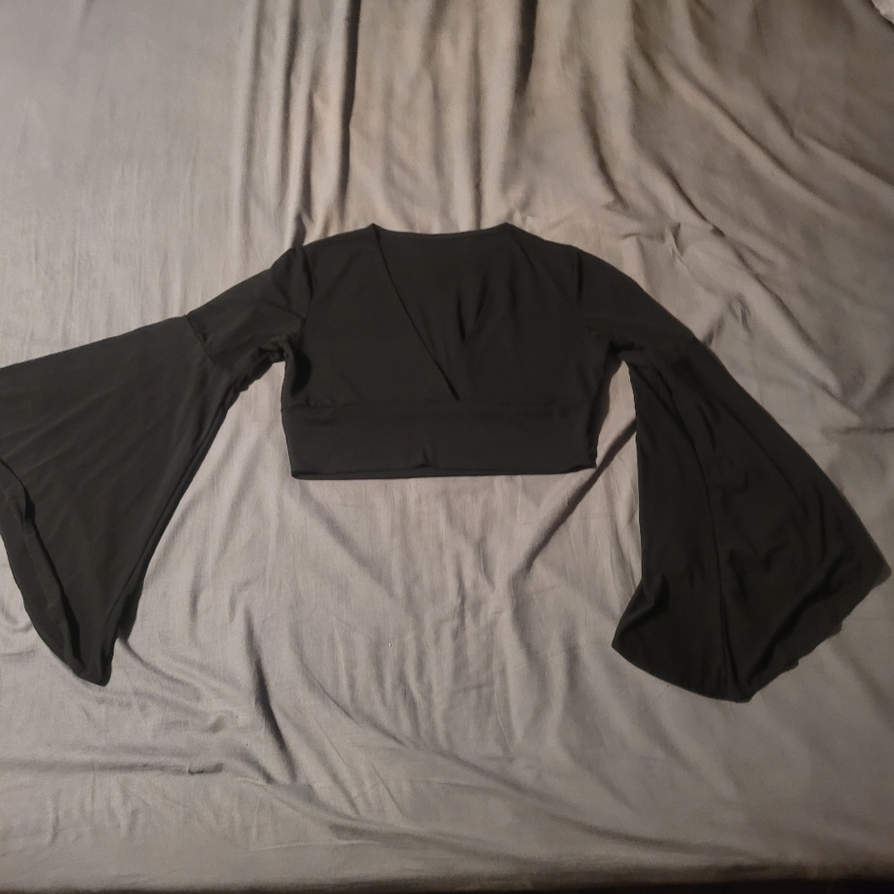 Black Bell Sleeve Shein Crop Top V-neck